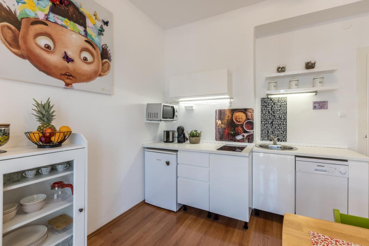 Noe And Joey Apartment Сплит Екстериор снимка