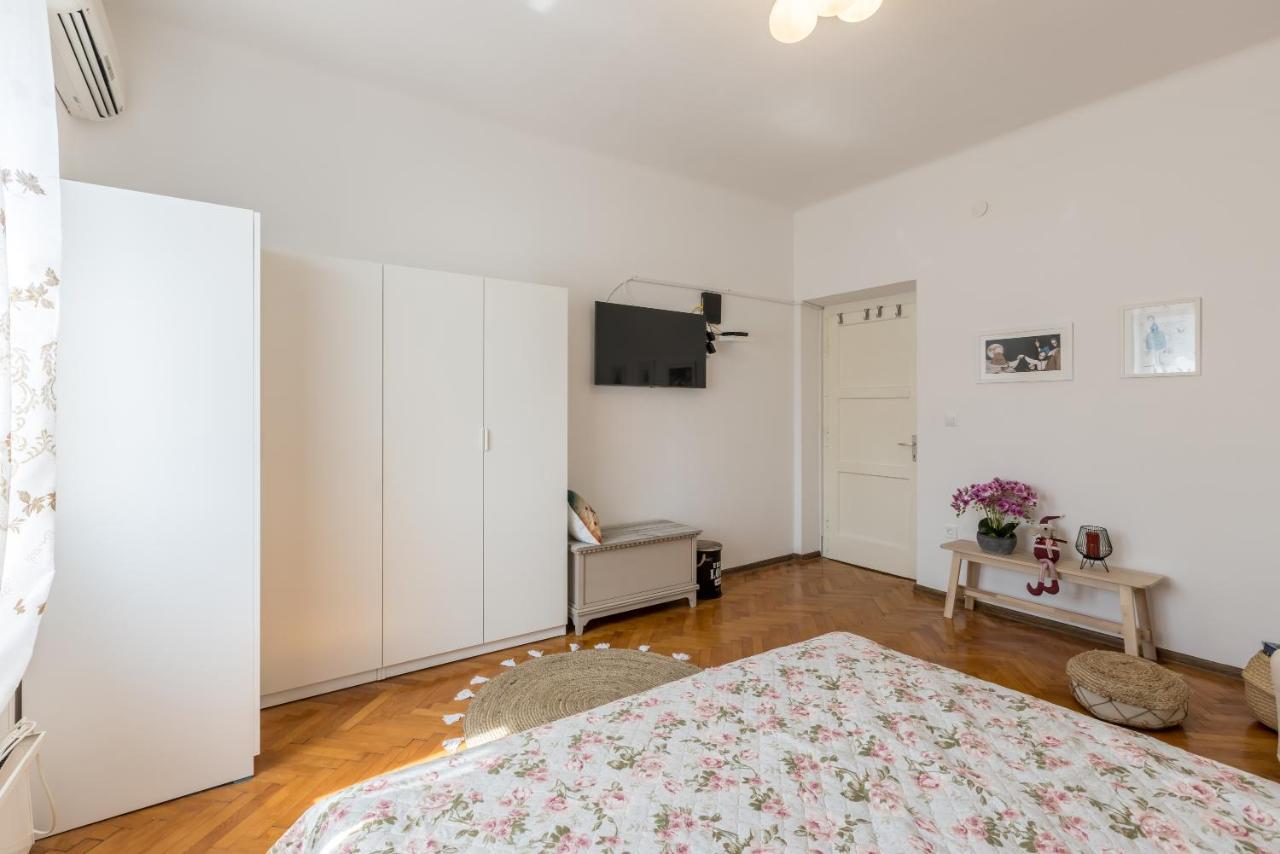 Noe And Joey Apartment Сплит Екстериор снимка