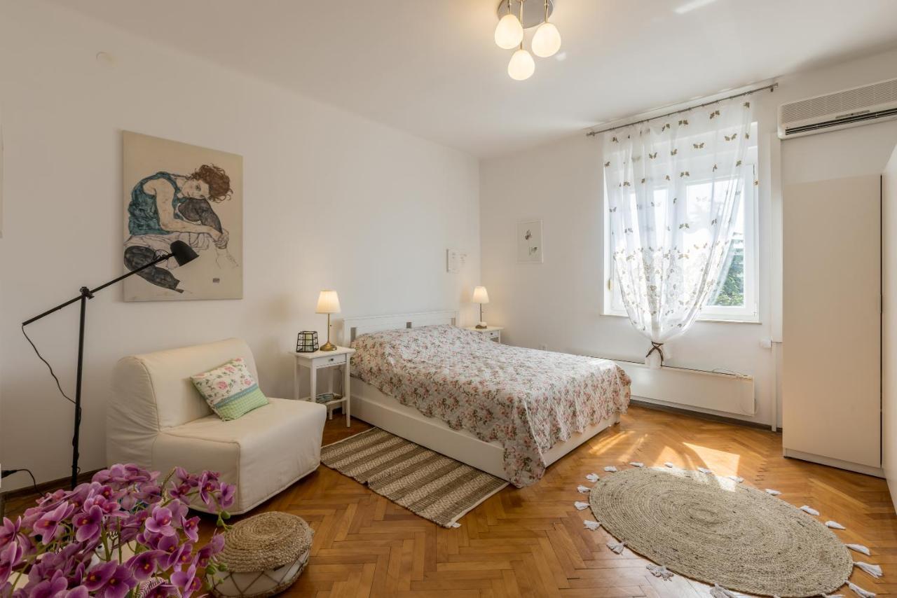 Noe And Joey Apartment Сплит Екстериор снимка